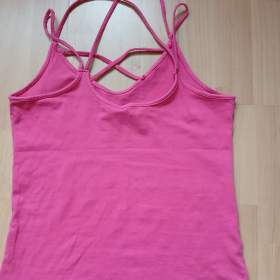 Fotka k inzerátu Růžové tílko  / 17955182