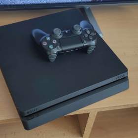PS4 slim 500GB / 19579224