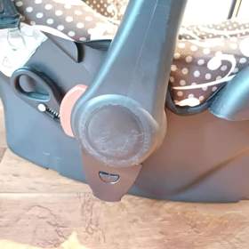 Foto inzerátu Autosedačka / vajíčko DorJan do10kg s vložkou a dečkou.