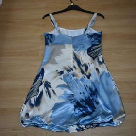 Foto inzerátu Prodám společenské balónové šaty