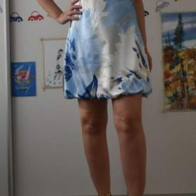 Foto inzerátu Prodám společenské balónové šaty