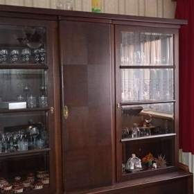 Foto inzerátu prosklená skříň, vitrína, knihovna