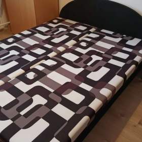PRODÁM ČALOUNĚNOU POSTEL / 19587795
