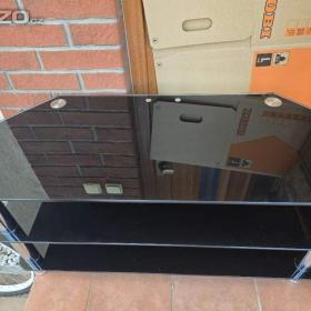 Fotka k inzerátu stůl na Tv  / 17931839