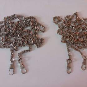 Foto inzerátu 6 párů nových ponožek a řetízky ke kabelce