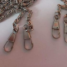 Foto inzerátu 6 párů nových ponožek a řetízky ke kabelce