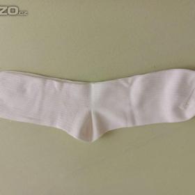 Foto inzerátu 6 párů nových ponožek a řetízky ke kabelce