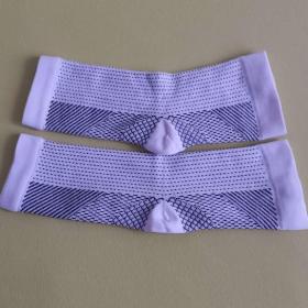 Foto inzerátu 6 párů nových ponožek a řetízky ke kabelce