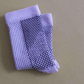 Foto inzerátu 6 párů nových ponožek a řetízky ke kabelce