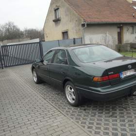 Foto inzerátu Toyota CAMRY (V2) 2.2i 96kW veterán v TOP stavu 