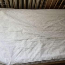 Foto inzerátu Dětská postel s matraci a chrániči