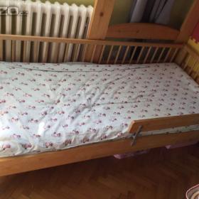 Foto inzerátu Dětská postel s matraci a chrániči