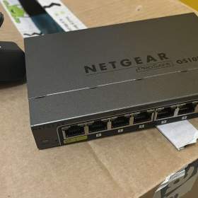 1Gbps switch Netgear GS108T / 19592107