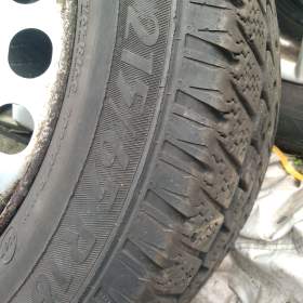 Fotka k inzerátu Prodám zimní pneu i s disky  / 19063552