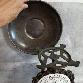 Foto inzerátu Velmi pěkné jednomiskové figurální 10kg váhy.