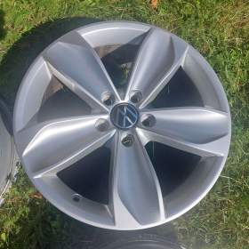 Foto inzerátu Alu kola 17 Volkswagen Passat