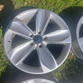 Foto inzerátu Alu kola 17 Volkswagen Passat