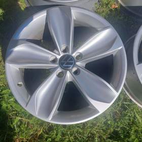 Foto inzerátu Alu kola 17 Volkswagen Passat