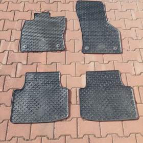 Fotka k inzerátu Gumové koberce na Volkswagen Passat B8 / 14775449