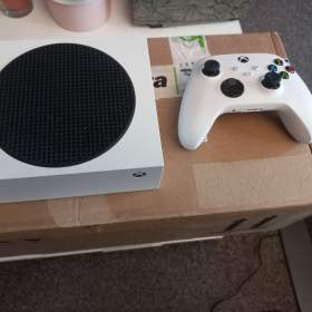 Xbox Series S -  500 GB Robot White / 19597911