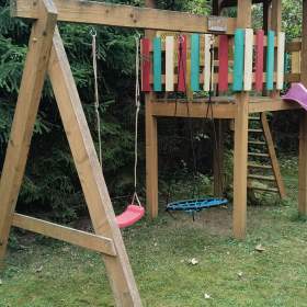 Fotka k inzerátu Dětský domeček s klouzačkou  / 17940169