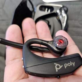 HP Poly Voyager 5200 In Ear Headset Bluetooth®  / 19599002