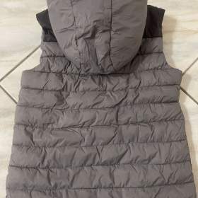 Foto inzerátu Chlapecká vesta.