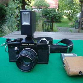 Foto fotoaparát PRAKTICA PLC 2 + objektiv Helios 44- 2 58mm / 19600810