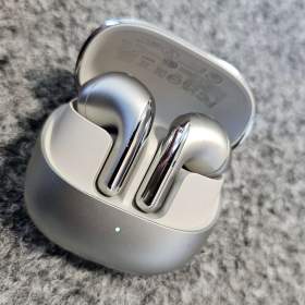 Bezdrátová sluchátka Xiaomi Redmi Buds 5 ČÍST!   / 19600819