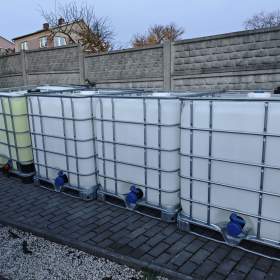 Fotka k inzerátu IBC nádrž na vodu 1000 L / 19424892