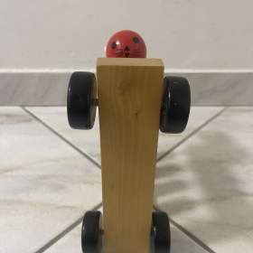 Foto inzerátu Dětské dřevěné počítadlo na kolečkách.