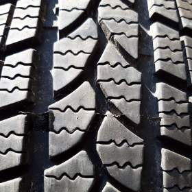 Po 2ks zimních pneu 185/60 R15:  / 19604325