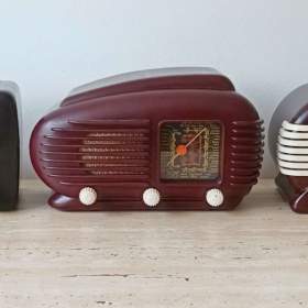 Foto inzerátu Originální bytová dekorace - tři starožitná elektronková rádia řady Talisman