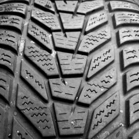 Po 2ks zimních pneu 235/45 R18:  / 19606761