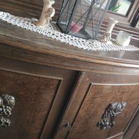 Foto inzerátu Sekretář starožitný.