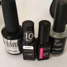 Foto inzerátu Nails potřeby - UV lampy, područka, UV sterilizátor, gellaky..