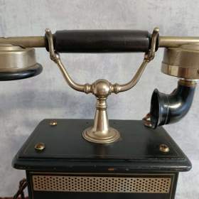 Foto inzerátu Historicky telefon na kliku cca 1920-1930 do sbírky, dekorace