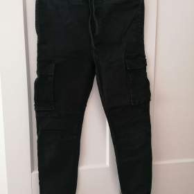 Foto inzerátu Oblečení na slečnu