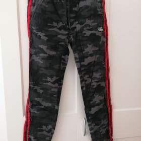 Foto inzerátu Oblečení na slečnu