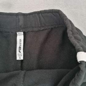 Foto inzerátu Oblečení na slečnu