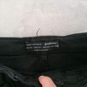 Foto inzerátu Oblečení na slečnu