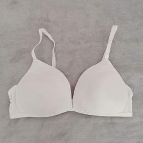 Foto inzerátu Dámské oblečení