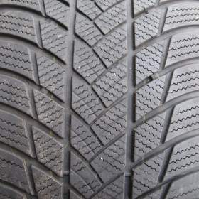 Foto inzerátu PRODÁM ZIMNÍ PNEU 255/40R20 BRIDGESTONE LM-001 101V 2x