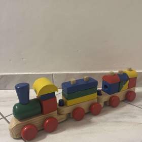 Fotka k inzerátu Dřevěný vláček s kostkami. / 19609139