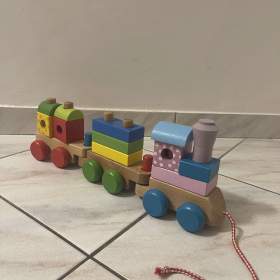 Foto inzerátu Dřevěné vláčky s kostkami Woody.