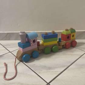 Foto inzerátu Dřevěné vláčky s kostkami Woody.