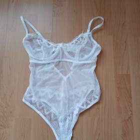 Průsvitné bílé body / 19613804