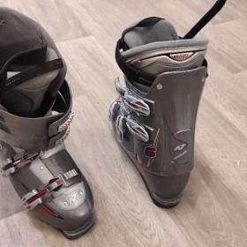 Foto inzerátu Prodám lyže, boty, hůlky