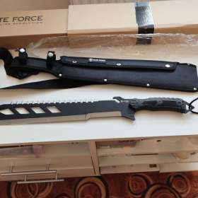 Foto inzerátu PRODÁM SUPER MAČETU+ K TOMU TAKTICKÉ RUKAVICE!!!