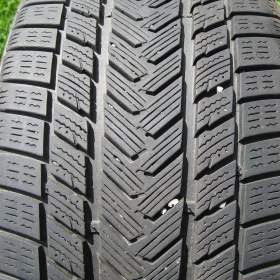 PRODÁM ZIMNÍ PNEU 235/40R19 GRIPMAX SUREGRIP 96V 2x / 19615689